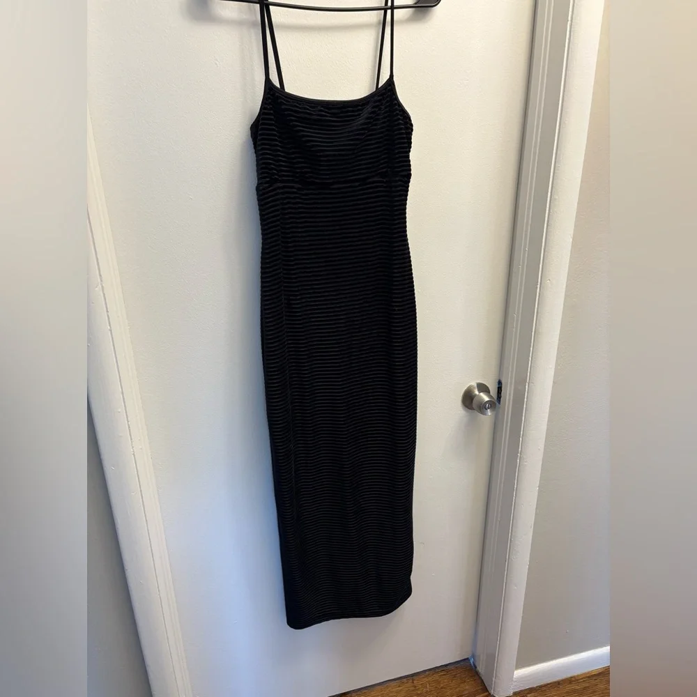 Vintage Velvet Maxi Dress 🖤 - Picture 4 of 6